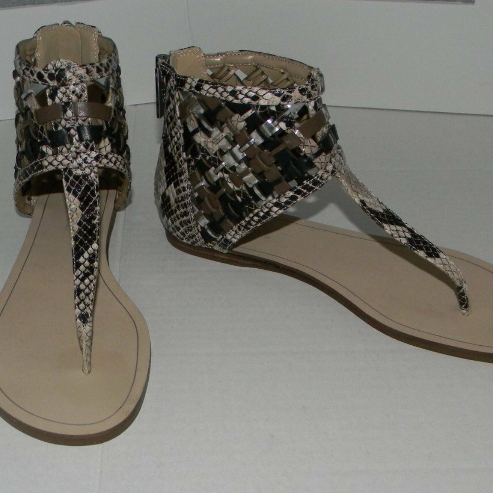 NEW BCBG T Strap Sandal Size 6.5